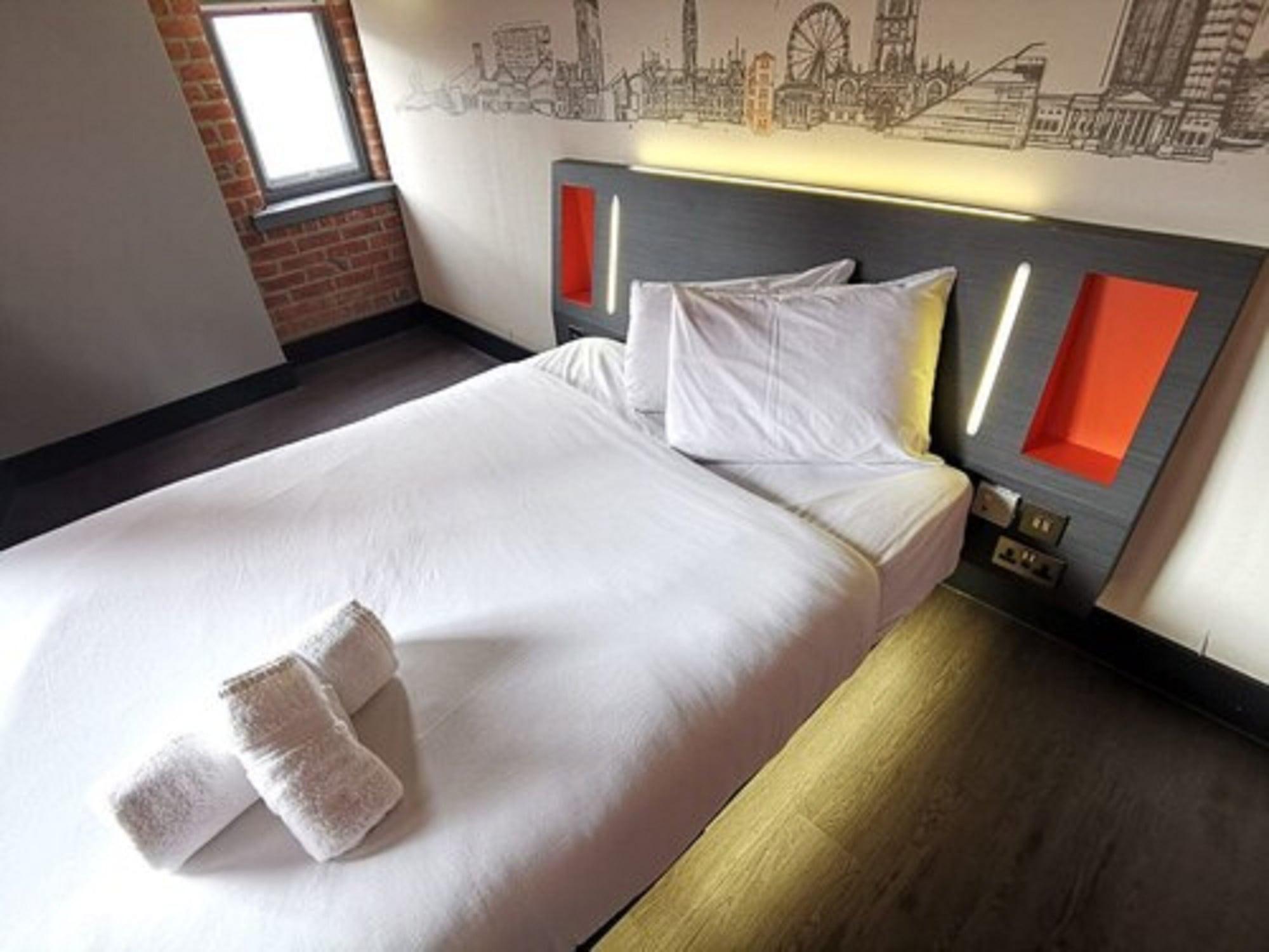 Easyhotel Manchester Exterior foto
