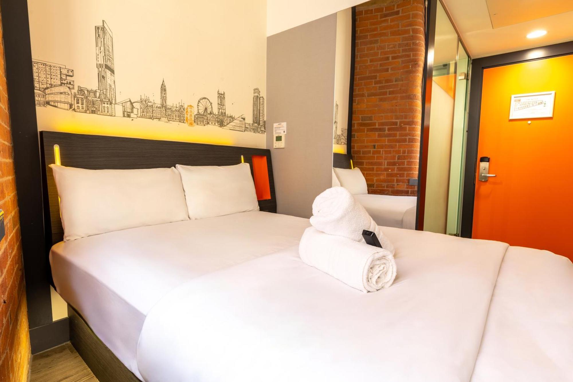 Easyhotel Manchester Exterior foto