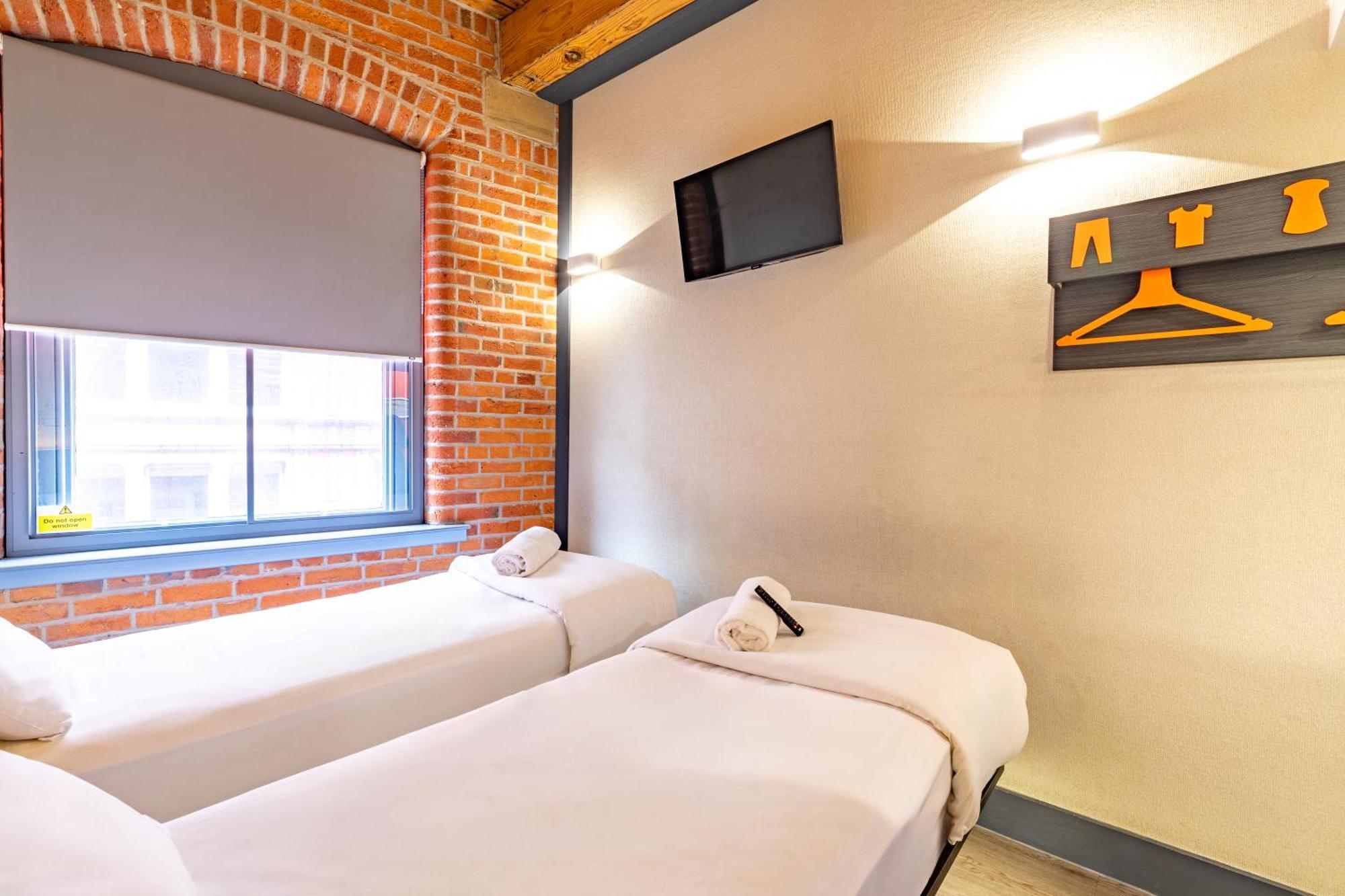 Easyhotel Manchester Exterior foto